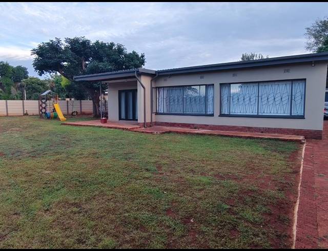 4 BEDROOM HOUSE FOR SALE IN SINOVILLE